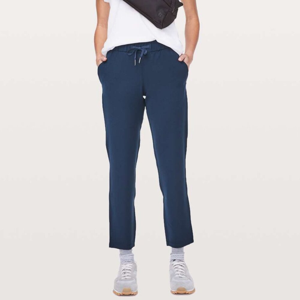 Lululemon Women's On The Fly Pant *Woven 27" - Navy